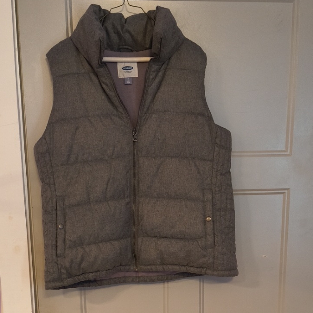 Old Navy Charcoal Puffer Vest